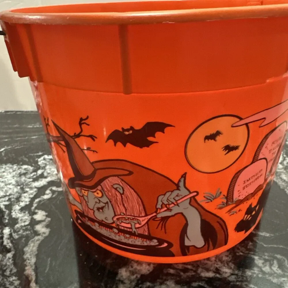 Vintage Halloween Candy Trick or Treat Bucket Pail Plastic RARE Metal Handle